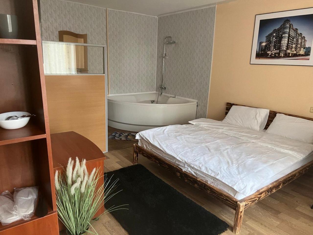 קייב Hostel Krone Gok Zatishok מראה חיצוני תמונה